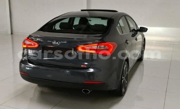 Buy Used Kia Cerato Beige Car in Maputsoe in Leribe Buy Used Kia Cerato Beige Car in Maputsoe in Leribe