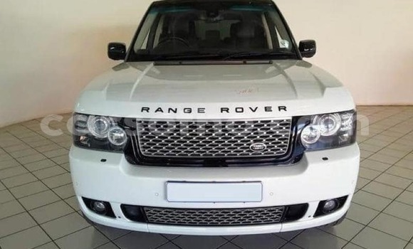 Buy Used Land Rover Range Rover Vogue White Car in Maputsoe in Leribe Buy Used Land Rover Range Rover Vogue White Car in Maputsoe in Leribe