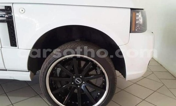 Buy Used Land Rover Range Rover Vogue White Car in Maputsoe in Leribe Buy Used Land Rover Range Rover Vogue White Car in Maputsoe in Leribe