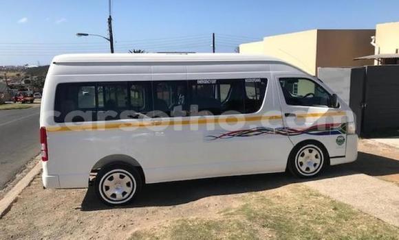 Acheter Occasion Voiture Toyota 2000GT Blanc à Maputsoa, Leribe Acheter Occasion Voiture Toyota 2000GT Blanc à Maputsoa, Leribe