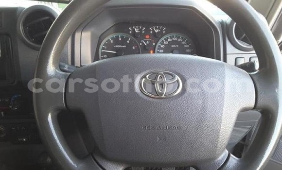 Buy Used Toyota Land Cruiser Silver Car in Maputsoa in Leribe Buy Used Toyota Land Cruiser Silver Car in Maputsoa in Leribe