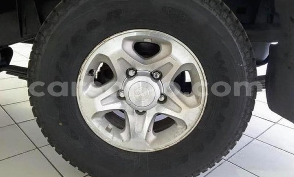 Buy Used Toyota Land Cruiser Silver Car in Maputsoa in Leribe Buy Used Toyota Land Cruiser Silver Car in Maputsoa in Leribe