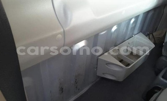 Buy Used Toyota Land Cruiser Silver Car in Maputsoa in Leribe Buy Used Toyota Land Cruiser Silver Car in Maputsoa in Leribe