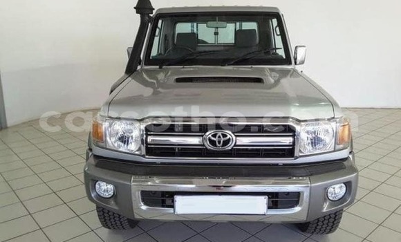 Buy Used Toyota Land Cruiser Silver Car in Maputsoa in Leribe Buy Used Toyota Land Cruiser Silver Car in Maputsoa in Leribe