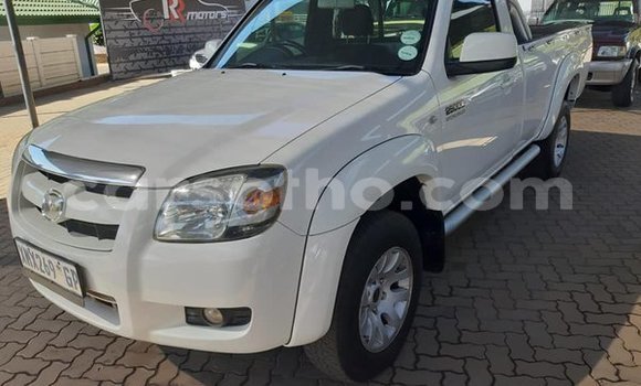 Sayi Na hannu Mazda BT-50 White Mota in Maputsoe a Leribe Sayi Na hannu Mazda BT-50 White Mota in Maputsoe a Leribe