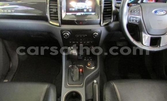 Acheter Occasion Voiture Ford Everest Blanc à Maputsoa, Leribe Acheter Occasion Voiture Ford Everest Blanc à Maputsoa, Leribe