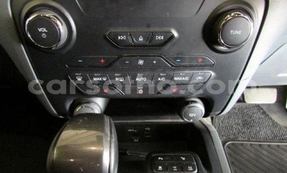 Acheter Occasion Voiture Ford Everest Blanc à Maputsoa, Leribe Acheter Occasion Voiture Ford Everest Blanc à Maputsoa, Leribe