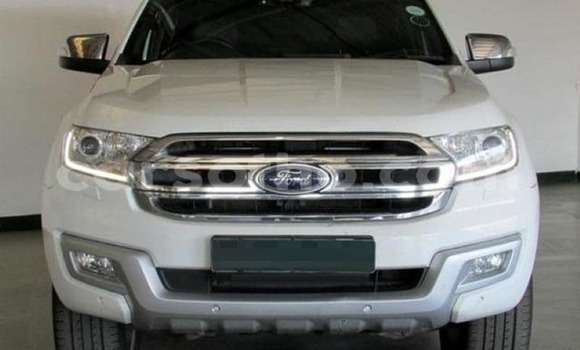 Acheter Occasion Voiture Ford Everest Blanc à Maputsoa, Leribe Acheter Occasion Voiture Ford Everest Blanc à Maputsoa, Leribe
