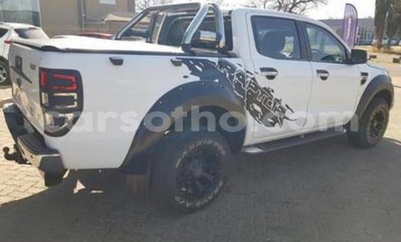 Sayi Na hannu Ford E 150 Cargo Van White Babbar mota in Butha Buthe a Butha-Buthe Sayi Na hannu Ford E 150 Cargo Van White Babbar mota in Butha Buthe a Butha-Buthe