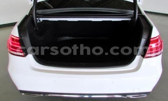 Acheter Occasion Voiture Mercedes-Benz E–Class Blanc à Maputsoe, Leribe Acheter Occasion Voiture Mercedes-Benz E–Class Blanc à Maputsoe, Leribe