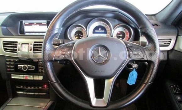 Acheter Occasion Voiture Mercedes-Benz E–Class Blanc à Maputsoe, Leribe Acheter Occasion Voiture Mercedes-Benz E–Class Blanc à Maputsoe, Leribe