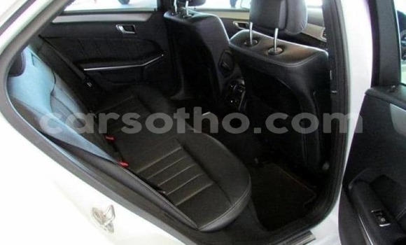 Acheter Occasion Voiture Mercedes-Benz E–Class Blanc à Maputsoe, Leribe Acheter Occasion Voiture Mercedes-Benz E–Class Blanc à Maputsoe, Leribe