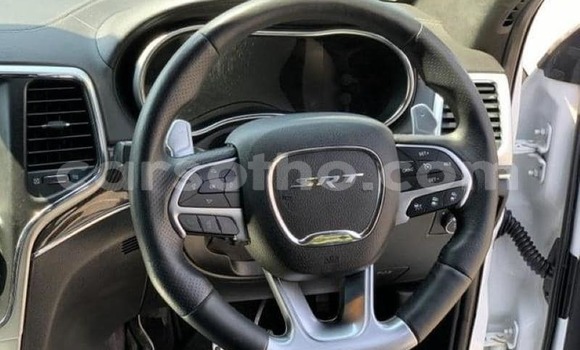 Acheter Occasion Voiture Jeep Grand Cherokee SRT8 Blanc à Maputsoa, Leribe Acheter Occasion Voiture Jeep Grand Cherokee SRT8 Blanc à Maputsoa, Leribe