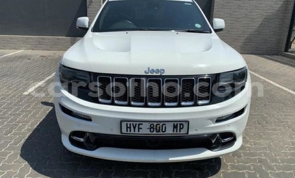 Acheter Occasion Voiture Jeep Grand Cherokee SRT8 Blanc à Maputsoa, Leribe Acheter Occasion Voiture Jeep Grand Cherokee SRT8 Blanc à Maputsoa, Leribe