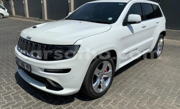 Acheter Occasion Voiture Jeep Grand Cherokee SRT8 Blanc à Maputsoa, Leribe Acheter Occasion Voiture Jeep Grand Cherokee SRT8 Blanc à Maputsoa, Leribe