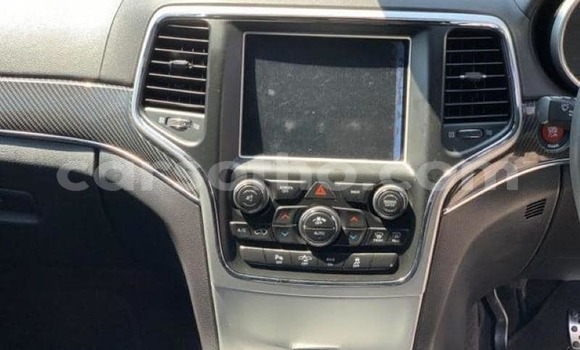 Acheter Occasion Voiture Jeep Grand Cherokee SRT8 Blanc à Maputsoa, Leribe Acheter Occasion Voiture Jeep Grand Cherokee SRT8 Blanc à Maputsoa, Leribe