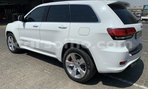 Acheter Occasion Voiture Jeep Grand Cherokee SRT8 Blanc à Maputsoa, Leribe Acheter Occasion Voiture Jeep Grand Cherokee SRT8 Blanc à Maputsoa, Leribe