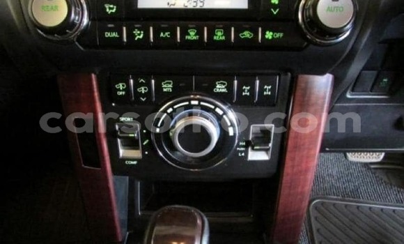 Sayi Na hannu Toyota Land Cruiser Prado White Mota in Maseru a Maseru Sayi Na hannu Toyota Land Cruiser Prado White Mota in Maseru a Maseru