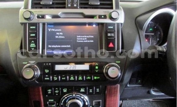 Sayi Na hannu Toyota Land Cruiser Prado White Mota in Maseru a Maseru Sayi Na hannu Toyota Land Cruiser Prado White Mota in Maseru a Maseru