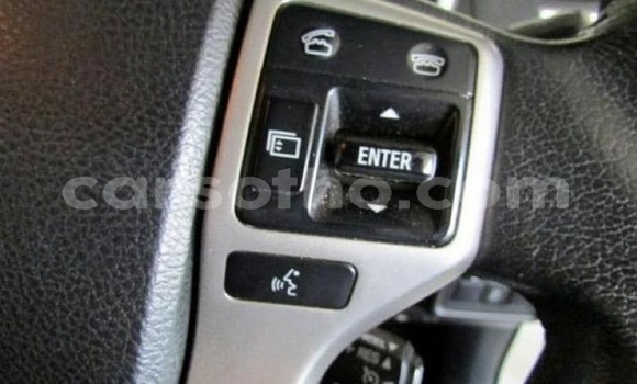 Sayi Na hannu Toyota Land Cruiser Prado White Mota in Maseru a Maseru Sayi Na hannu Toyota Land Cruiser Prado White Mota in Maseru a Maseru