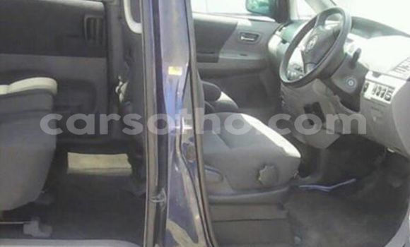 Sayi Na hannu Toyota Noah Blue Mota in Maseru a Maseru Sayi Na hannu Toyota Noah Blue Mota in Maseru a Maseru