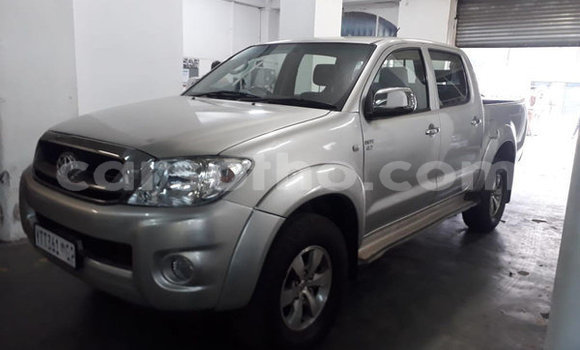 Buy Used Toyota Hilux Silver Car in Maseru in Maseru Buy Used Toyota Hilux Silver Car in Maseru in Maseru