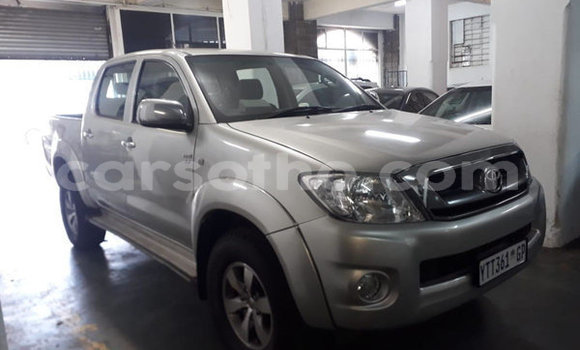 Buy Used Toyota Hilux Silver Car in Maseru in Maseru Buy Used Toyota Hilux Silver Car in Maseru in Maseru