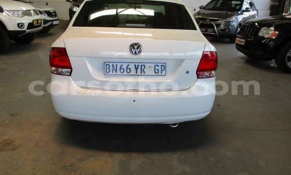Sayi Na hannu Volkswagen Polo White Mota in Maseru a Maseru Sayi Na hannu Volkswagen Polo White Mota in Maseru a Maseru