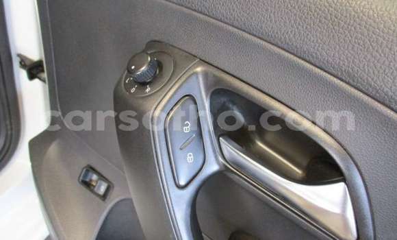 Sayi Na hannu Volkswagen Polo White Mota in Maseru a Maseru Sayi Na hannu Volkswagen Polo White Mota in Maseru a Maseru