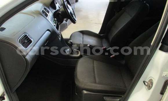 Sayi Na hannu Volkswagen Polo White Mota in Maseru a Maseru Sayi Na hannu Volkswagen Polo White Mota in Maseru a Maseru