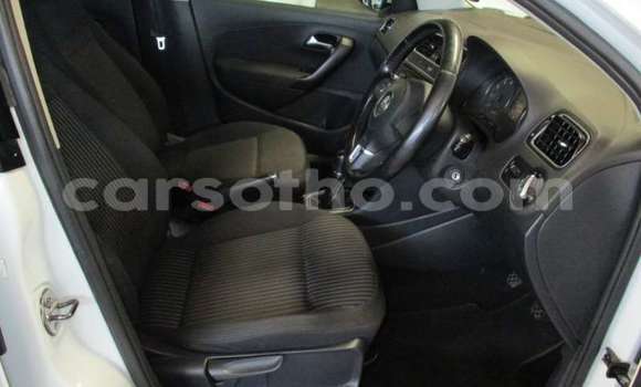 Sayi Na hannu Volkswagen Polo White Mota in Maseru a Maseru Sayi Na hannu Volkswagen Polo White Mota in Maseru a Maseru