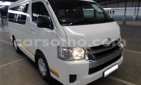 Sayi Na hannu Toyota Grand HiAce White Mota in Maseru a Maseru Sayi Na hannu Toyota Grand HiAce White Mota in Maseru a Maseru