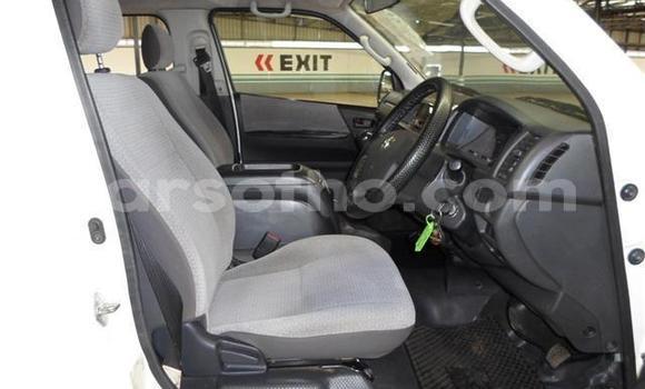 Sayi Na hannu Toyota Grand HiAce White Mota in Maseru a Maseru Sayi Na hannu Toyota Grand HiAce White Mota in Maseru a Maseru