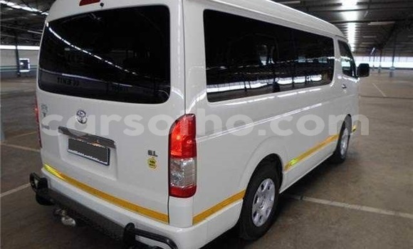 Sayi Na hannu Toyota Grand HiAce White Mota in Maseru a Maseru Sayi Na hannu Toyota Grand HiAce White Mota in Maseru a Maseru