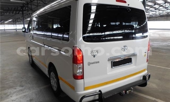 Sayi Na hannu Toyota Grand HiAce White Mota in Maseru a Maseru Sayi Na hannu Toyota Grand HiAce White Mota in Maseru a Maseru