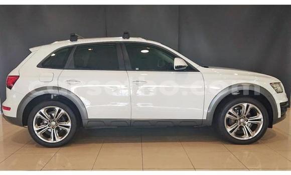 Sayi Na hannu Audi Q5 White Mota in Maputsoa a Leribe Sayi Na hannu Audi Q5 White Mota in Maputsoa a Leribe