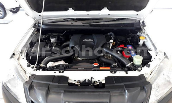 Acheter Occasion Voiture Isuzu KB Blanc à Maputsoa, Leribe Acheter Occasion Voiture Isuzu KB Blanc à Maputsoa, Leribe