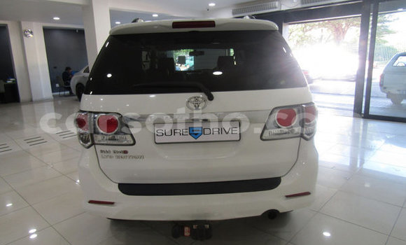 Acheter Occasion Voiture Toyota Fortuner Blanc à Maseru, Maseru Acheter Occasion Voiture Toyota Fortuner Blanc à Maseru, Maseru