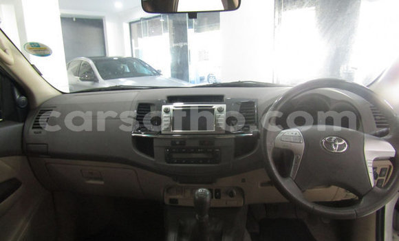 Acheter Occasion Voiture Toyota Fortuner Blanc à Maseru, Maseru Acheter Occasion Voiture Toyota Fortuner Blanc à Maseru, Maseru