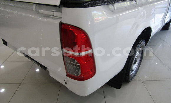 Acheter Occasion Voiture Toyota Hilux Blanc à Maputsoe, Leribe Acheter Occasion Voiture Toyota Hilux Blanc à Maputsoe, Leribe