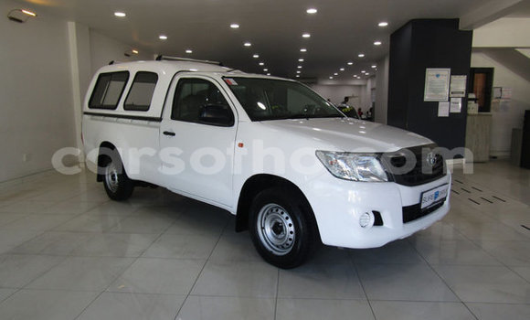 Acheter Occasion Voiture Toyota Hilux Blanc à Maputsoe, Leribe Acheter Occasion Voiture Toyota Hilux Blanc à Maputsoe, Leribe