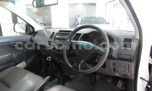 Acheter Occasion Voiture Toyota Hilux Blanc à Maputsoe, Leribe Acheter Occasion Voiture Toyota Hilux Blanc à Maputsoe, Leribe