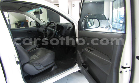 Acheter Occasion Voiture Toyota Hilux Blanc à Maputsoe, Leribe Acheter Occasion Voiture Toyota Hilux Blanc à Maputsoe, Leribe
