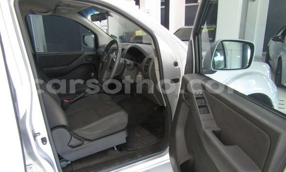 Buy Used Nissan Navara Silver Car in Maputsoe in Leribe Buy Used Nissan Navara Silver Car in Maputsoe in Leribe