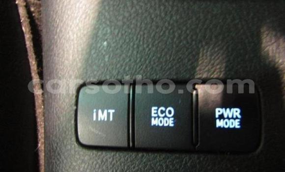 اشتري مستعمل Toyota Hilux Silver سيارة في Roma في Maseru اشتري مستعمل Toyota Hilux Silver سيارة في Roma في Maseru