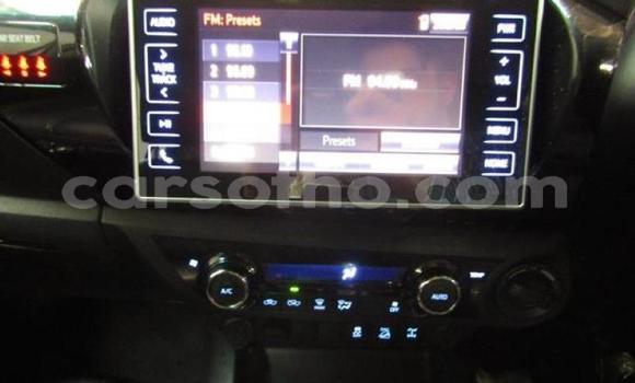 اشتري مستعمل Toyota Hilux Silver سيارة في Roma في Maseru اشتري مستعمل Toyota Hilux Silver سيارة في Roma في Maseru