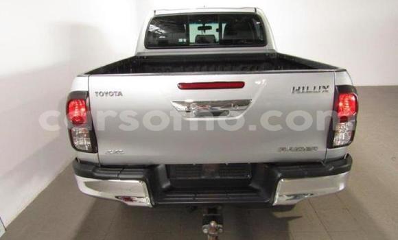 اشتري مستعمل Toyota Hilux Silver سيارة في Roma في Maseru اشتري مستعمل Toyota Hilux Silver سيارة في Roma في Maseru