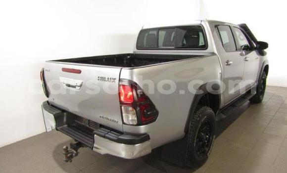 اشتري مستعمل Toyota Hilux Silver سيارة في Roma في Maseru اشتري مستعمل Toyota Hilux Silver سيارة في Roma في Maseru