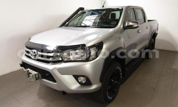 اشتري مستعمل Toyota Hilux Silver سيارة في Roma في Maseru اشتري مستعمل Toyota Hilux Silver سيارة في Roma في Maseru