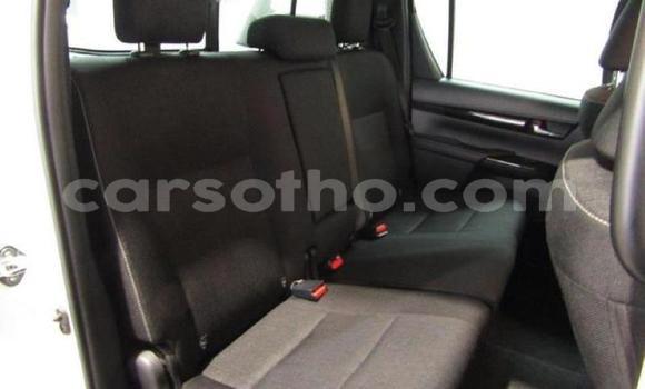 اشتري مستعمل Toyota Hilux White سيارة في Maseru في Maseru اشتري مستعمل Toyota Hilux White سيارة في Maseru في Maseru